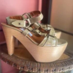 Lanvin Paris Tan Platform Sandals